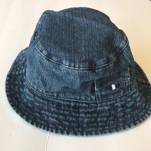 3/$20 🔵OLD NAVY DENIM REVERSIBLE BOYS HAT